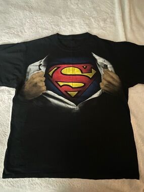 DC Men’s Superman t-shirt size Large